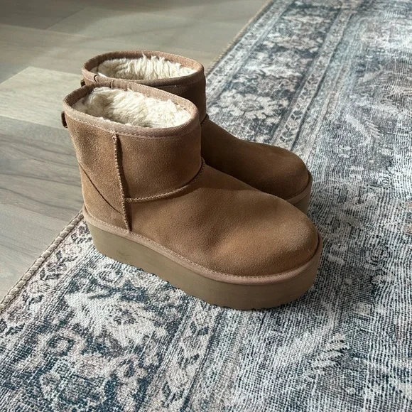 UGG CLASSIC MINI PLATFORM BOOTS; Chestnut; Size 7 - Picture 8 of 8